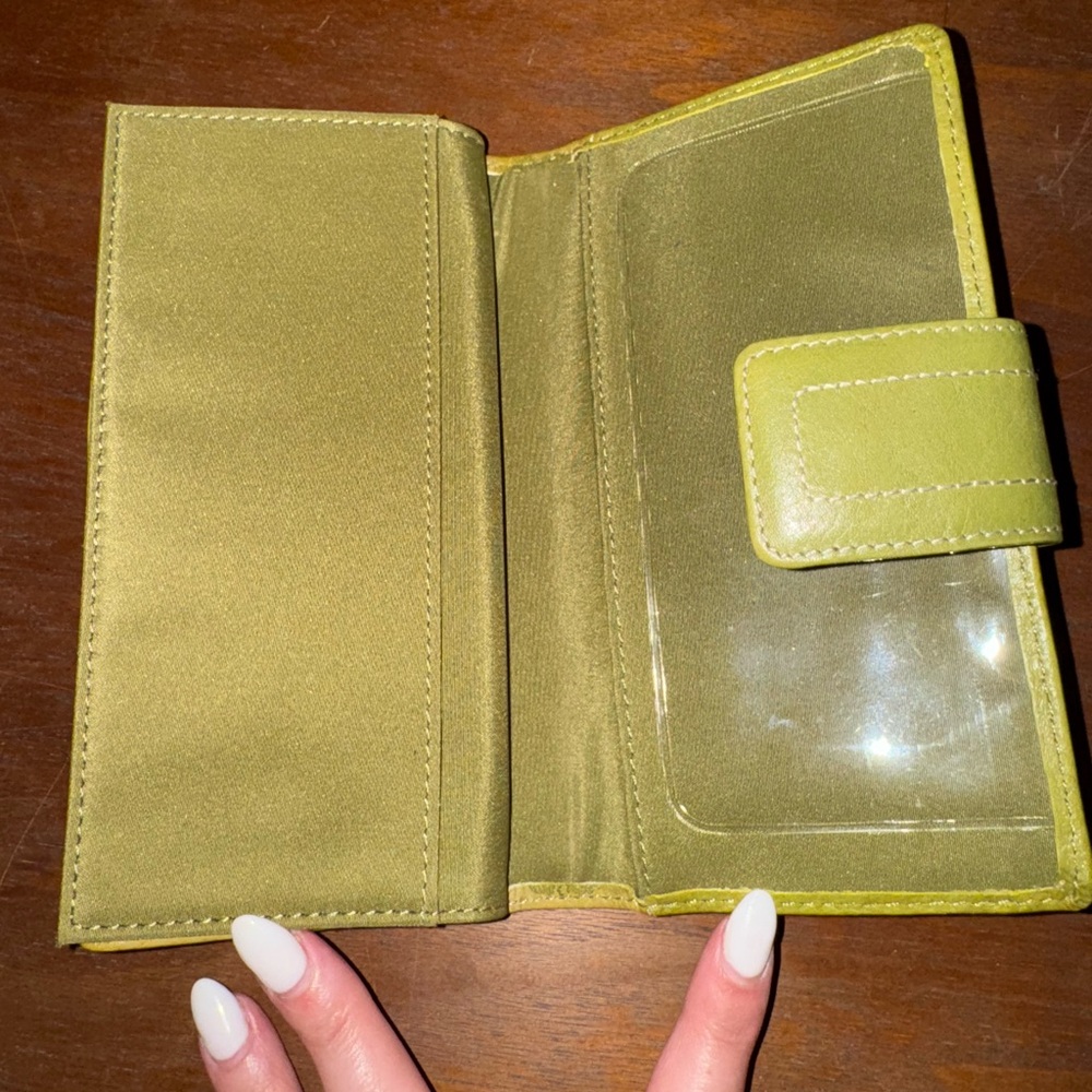 Fossil Green and Pink Floral Wallet - Picture 4 of 4